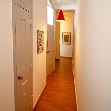 Pensao Rosinha Art Gallery House Lisbon